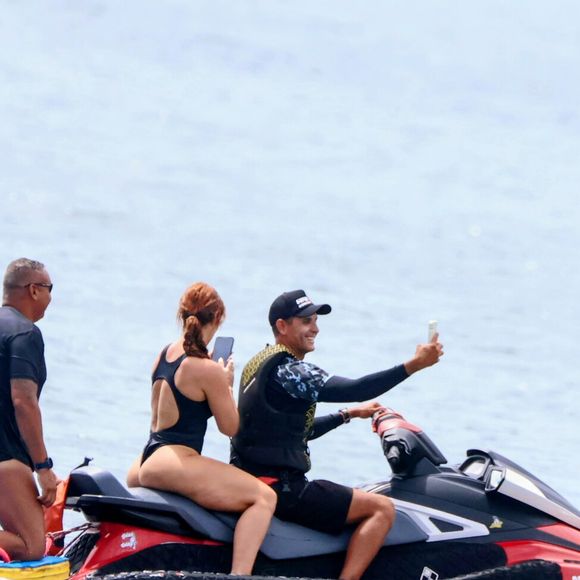 Paolla Oliveira gravou cena em moto aquática
