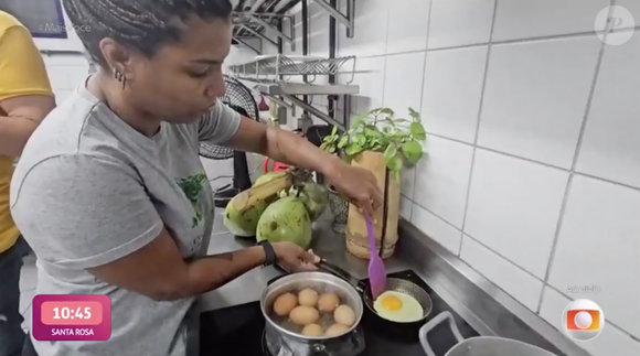 Ana Maria Braga mostrou cozinheiras preparando as refeições de Gracyanne Barbosa com 45 ovos