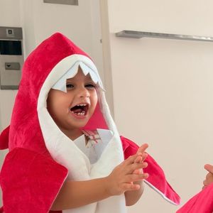 Nadine Gonçalves compartilhou fotos cheias de fofura para celebrar os 2 anos de Helena, filha de Neymar e Amanda Kimberlly. A homenagem emocionou os seguidores
