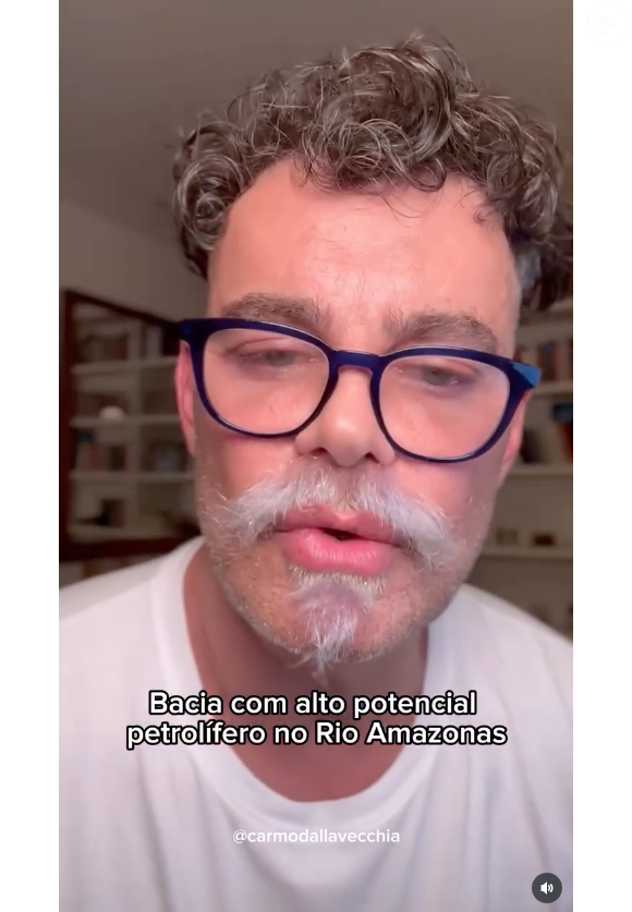 Carmo Dalla Vecchia descoloriu a barba e passou a usá-la assim há algum tempo