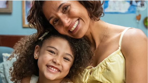 Sofia fica feliz ao reencontrar a mãe na novela Dona de Mim