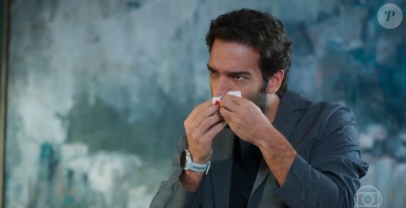 O sangramento no nariz de Afonso é sintoma da leucemia