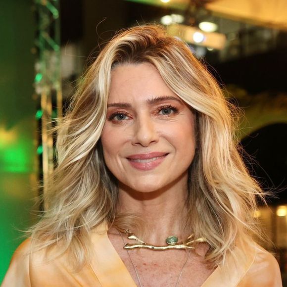 Leticia Spiller, aos 52 anos, mostra como o mixie pode transformar o visual: moderno, cheio de personalidade e com camadas que garantem movimento e um efeito rejuvenescedor instantâneo
