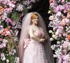 Para o vestido de noiva de Aldeíde (Karine Terles) em 'Vale Tudo', a equipe da novela selecionou joias da marca Nino Bran e uma coroa comprada no Saara, centro popular do Rio de Janeiro.