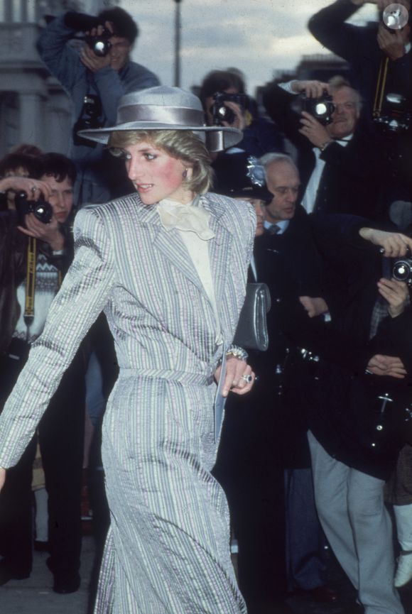 O truque pouco conhecido de Lady Di para escapar dos flashes dos fotógrafos