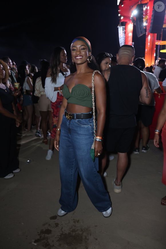 Erika Januza: participação no Carnaval da Viradouro foi divulgada com exclusividade pelo Portal Hugo Gloss