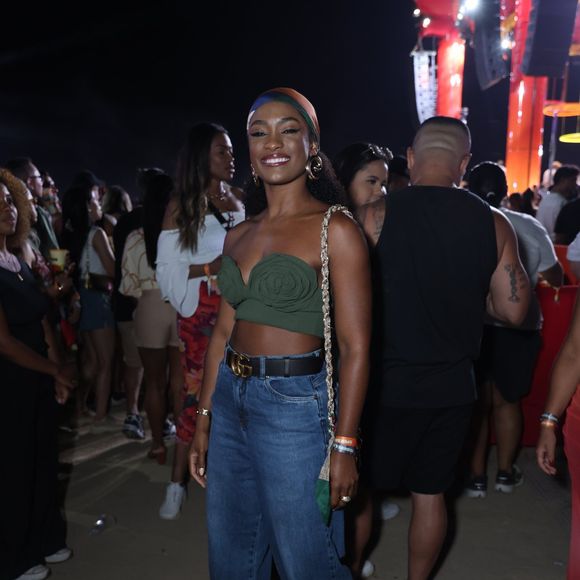 Erika Januza: participação no Carnaval da Viradouro foi divulgada com exclusividade pelo Portal Hugo Gloss