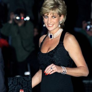 Poucas mulheres transformaram cada aparição pública em um acontecimento de moda como a Princesa Diana