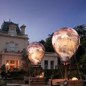 Segundo a People, Zendaya e Tom Holland receberam familiares e amigos próximos no Beaverbrook Hotel para celebrar o casamento em uma festa reservada