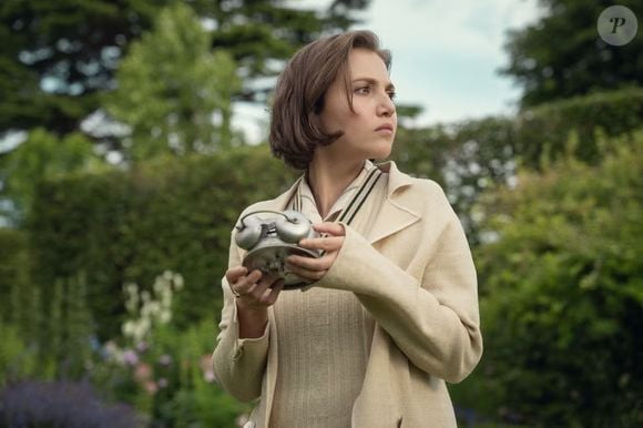 'Os Sete Relógios de Agatha Christie' é a nova aposta da Netflix que chega à plataforma no próximo dia 15 de janeiro