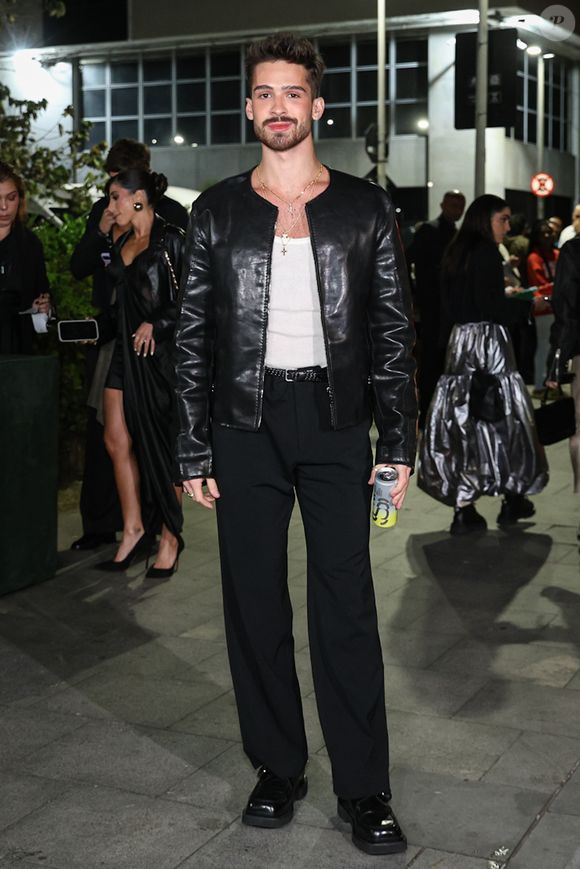 João Guilherme esteve entre os convidados da festa de 30 anos de Bruna Marquezine, realizada nesta sexta-feira (15), na Ilha Fiscal, no Rio de Janeiro