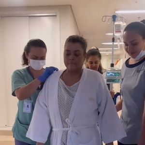 Preta Gil emocionou ao andar pela primeira vez após cirurgia de 21h em meados de dezembro de 2024