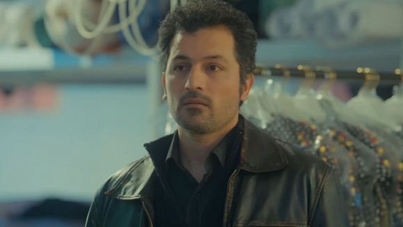 HOJE em 'Força de Mulher' (29 de abril): Funeral de Suat, sofrimento pela morte de Hatice e nova personagem agitam capítulo comovente