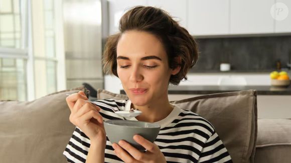 Consumir aveia no jantar pode reduzir a vontade de comer antes de dormir