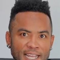 Expulso de prédio, ex-jogador do Vasco Carlos Alberto reage após cobrança de mensalidade escolar na Justiça. Saiba valor da dívida