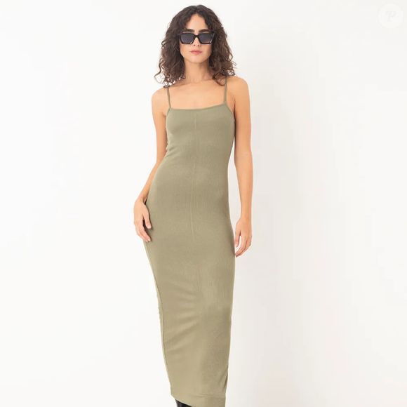 vestido longo alça fina verde militar