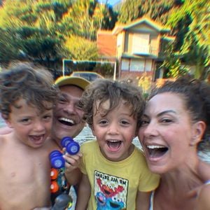 Emilio Dantas e Fabiula Nascimento vivem com os filhos no Rio de Janeiro