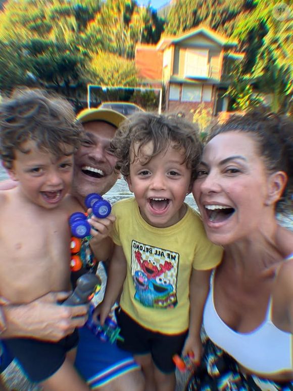 Emilio Dantas e Fabiula Nascimento vivem com os filhos no Rio de Janeiro