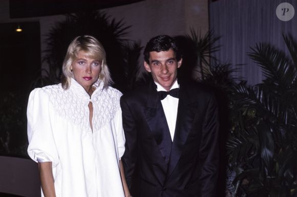 Segundo a apresentadora, Senna afirmou que o envolvimento terminou por decisão de Xuxa, motivada por questões profissionais.