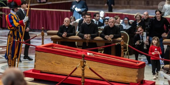 Morte do Papa Francisco: Vaticano não informou o que acontece com o caixão com o corpo entre a sexta-feira à noite e a manhã de sábado