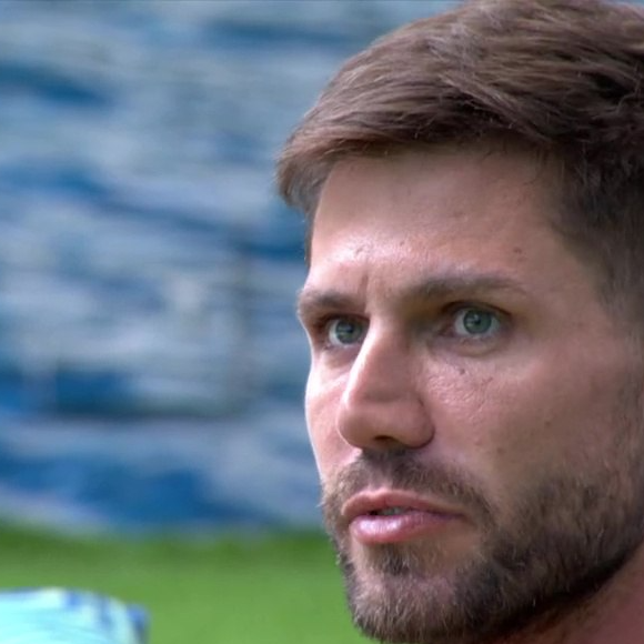 Jonas apareceu como favorito a vencer o 'BBB 26' em enquete UOL desta sexta-feira (27), após eliminação de Maxiane