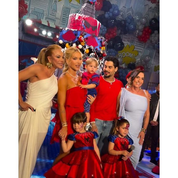 Virginia e Zé Felipe se reuniram na festa do filho caçula, José Leonardo