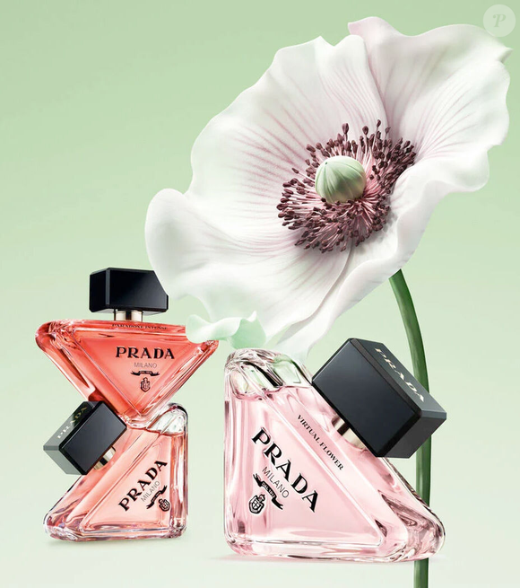 Prada Paradoxe Virtual Flower reinventa um dos mais icônicos símbolos da feminilidade e da perfumaria: a floralidade