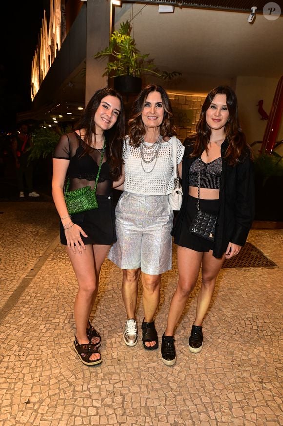 'Pais dão uma contribuição que acaba por ser fundamental para que os filhos desenvolvam suas próprias personalidades', avalia psicologia - na foto, Fátima Bernardes e as filhas, Laura e Beatriz