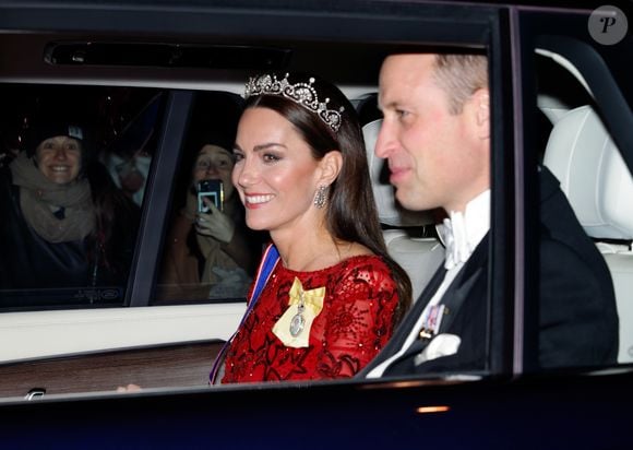 Em alguns eventos reais, Kate Middleton, Príncipe William e outros membros da realeza não costumam usar o cinto de segurança dentro dos veículos.