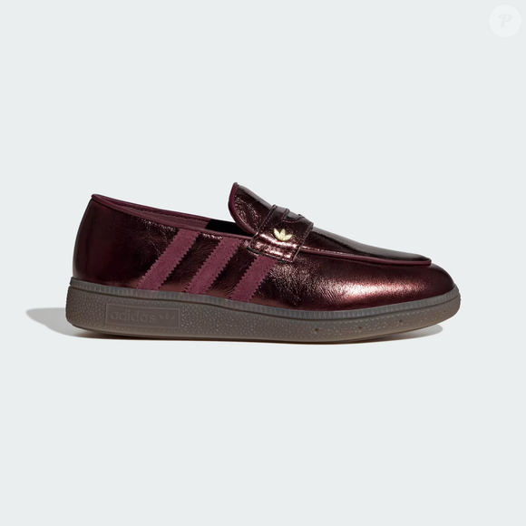 Antes visto como um 'sapato de avó', o novo Loafer Handball Spezial da adidas Originals resgata um clássico de 1979 com visual sofisticado e promete ser um dos calçados mais desejados de 2026