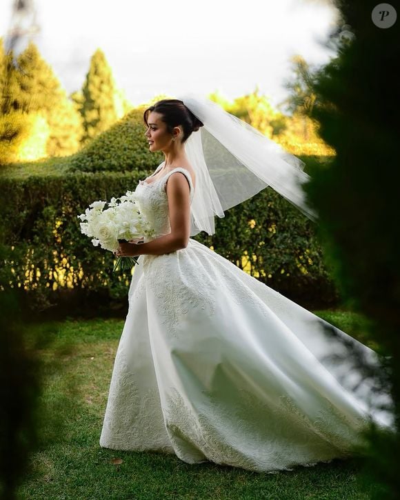 Franciny Ehlke sobre vestido de noiva: ‘Pronta para dizer sim. Feliz demais! Meu vestido dos sonhos criado por Artemisi’