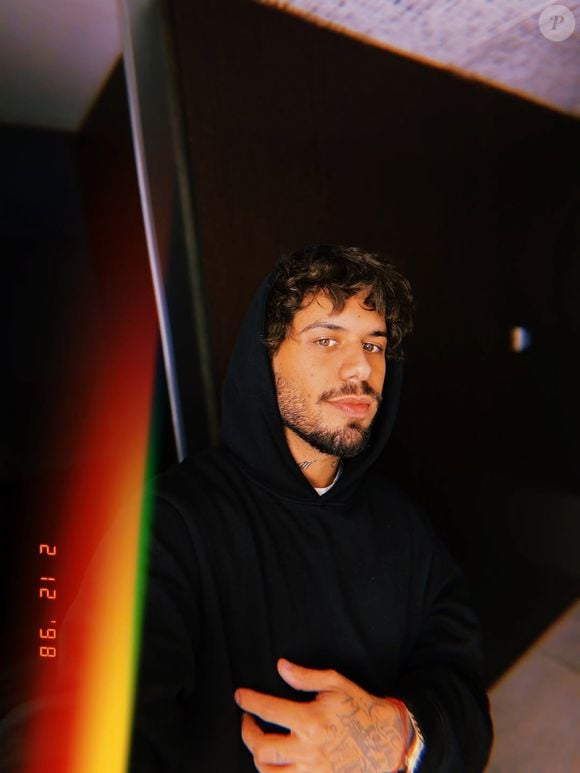 Zé Felipe ‘é bonito, olhos claros, rico. Se a Virginia não quis é porque não chupa a manga bem’, declarou Andressa Urach