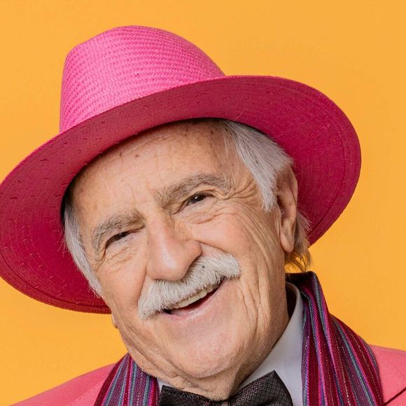 Segundo a psicologia, criou-se uma cultura em que falar mais parece significar pensar mais, quando, na realidade, muitos dos pensamentos complexos acontecem em silêncio.