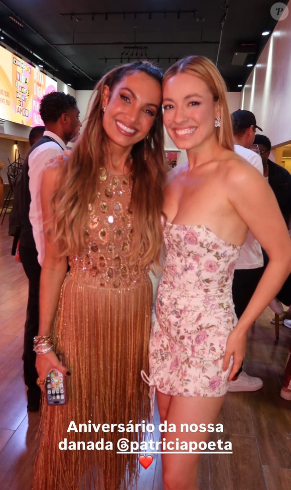 Patrícia Poeta posa com Beatriz Reis durante a festa de 50 anos da apresentadora, que reuniu convidados em São Paulo para uma celebração com samba e feijoada