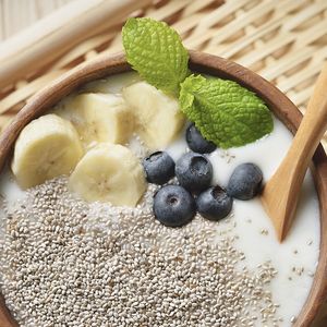 Os compostos antioxidantes da chia também protegem as células contra o envelhecimento precoce e reduzem o risco de doenças crônicas
