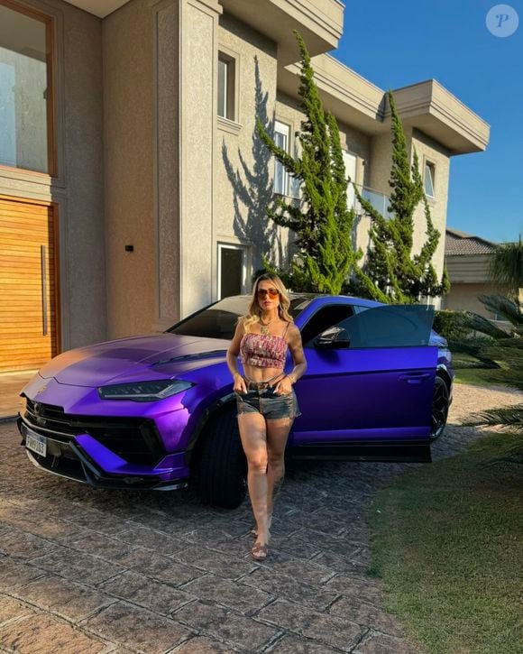 Deolane Bezerra possui uma vida de luxo com carros milionários e mansões
