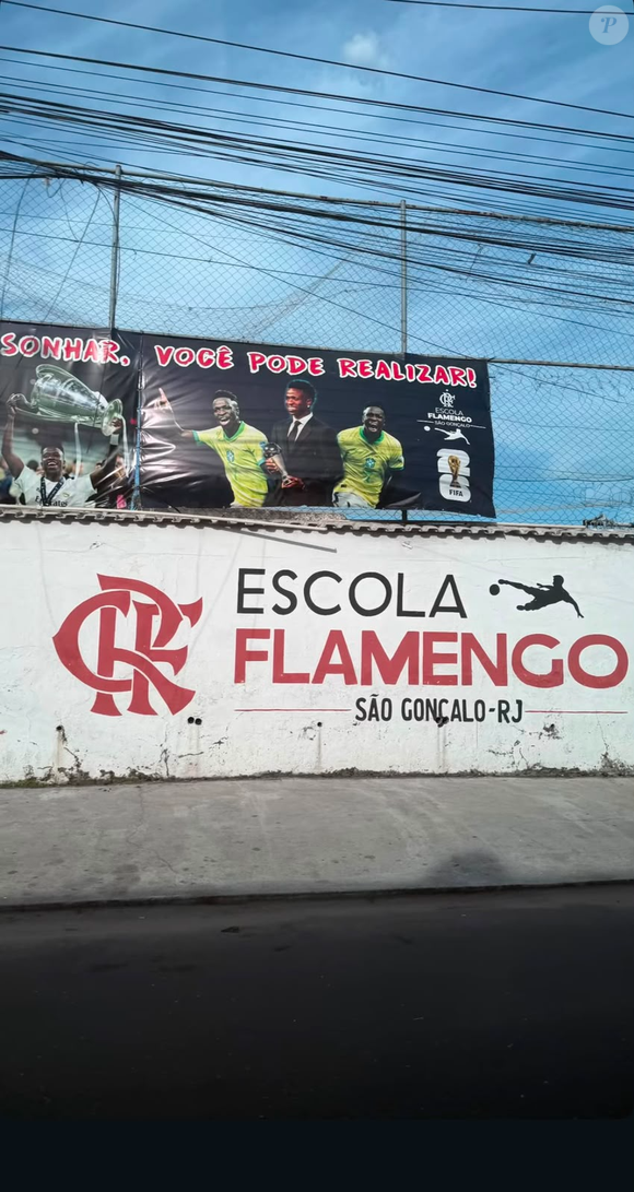 Vini Jr. visita Escola Flamengo em São Gonçalo, onde começou trajetória no futebol ainda criança