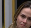 Ana Paula Renault é flagrada na missa de sétimo dia do seu pai, Gerardo Renault, e chora em última cerimônia de despedida. Veja!