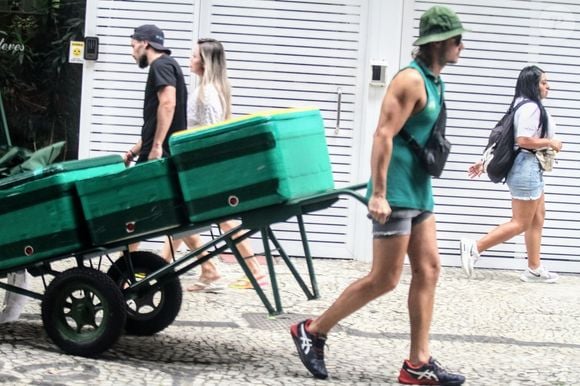Daniel Erthal pediu ajuda financeira depois de viralizar como vendedor ambulante; agora o ator está em 'A Fazenda 18'