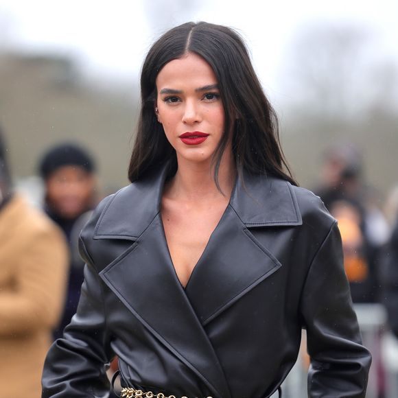 Bruna Marquezine esteve em diversos eventos internacionais em 2024, incluindo a Semana de Moda de Paris