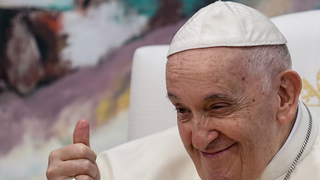 Quase ninguém sabe, mas Papa Francisco viveu um grande amor e chegou a escrever carta com pedido de casamento
