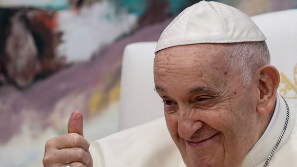 Quase ninguém sabe, mas Papa Francisco viveu um grande amor e chegou a escrever carta com pedido de casamento