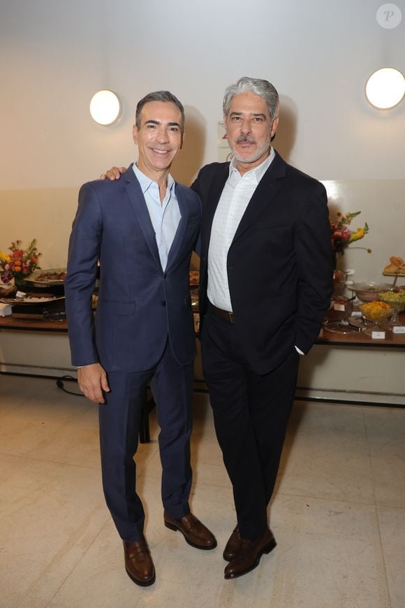 William Bonner se despede do 'Jornal Nacional' após quase 30 anos e passa o bastão para César Tralli em evento histórico da TV Globo