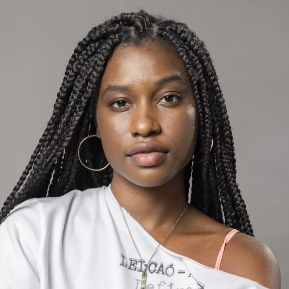 Daniela, a filha de Consuelo (Belize Pombal) é o exemplo extremo de personagem sem vida.