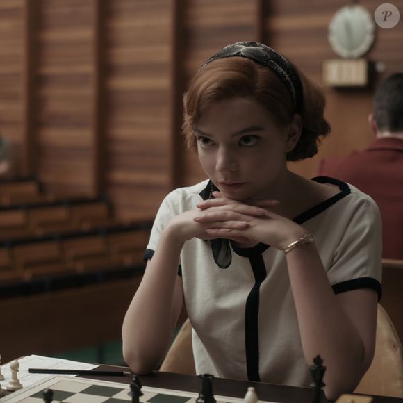 A produção do filme de 'O Gambito da Rainha' avançou a ponto de já ter roteiro em desenvolvimento e reuniões presenciais em Nova York, segundo 'The Independent'