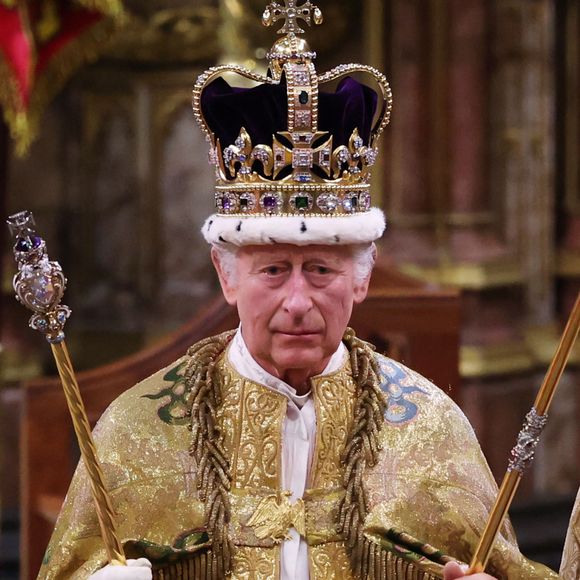 Rei Charles III foi coroado em maio de 2023 após assumir o trono britânico em setembro de 2022, com a morte da mãe, Elizabeth II