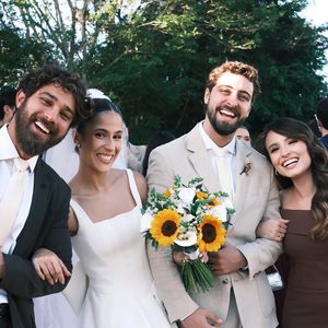 Larissa Manoela publicou diversas fotos do casamento de Eike Duarte e Natália Vivacqua em seu perfil do Instagram