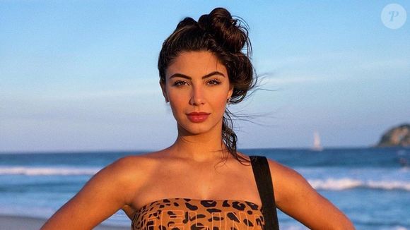 Em entrevista, Gabriela contou que começou cedo a investir em estética e que sua primeira experiência foi com o preenchimento labial, aos 19 anos.