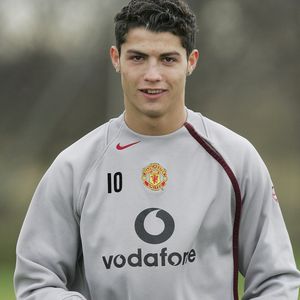 Cristiano Ronaldo começou a mudar sua aparência logo nos primeiros anos da carreira profissional