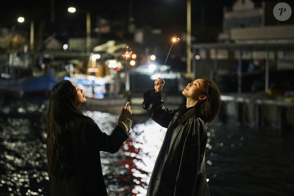 Cansadas das vidas infelizes que levam, as duas traçam um plano de assassinar seus maridos, mas isso tem consequências irreversíveis